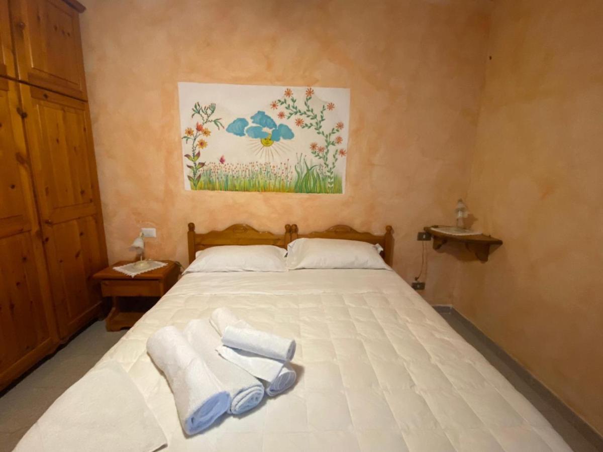 Bed And Breakfast Li Paduli Alvi Cannigione Buitenkant foto