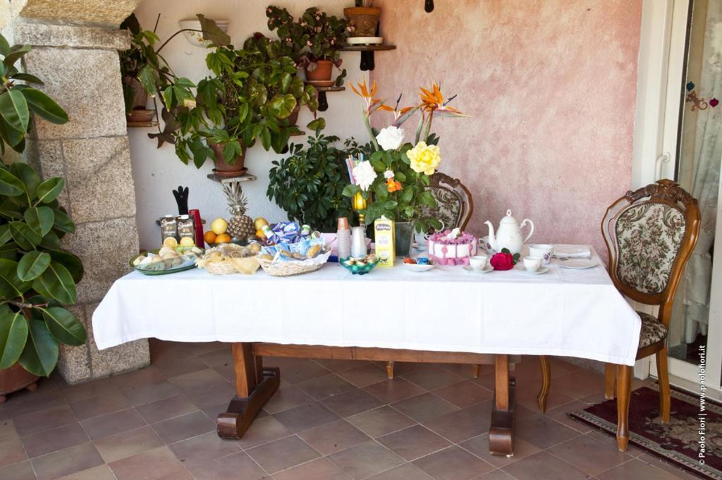 Bed And Breakfast Li Paduli Alvi Cannigione Buitenkant foto